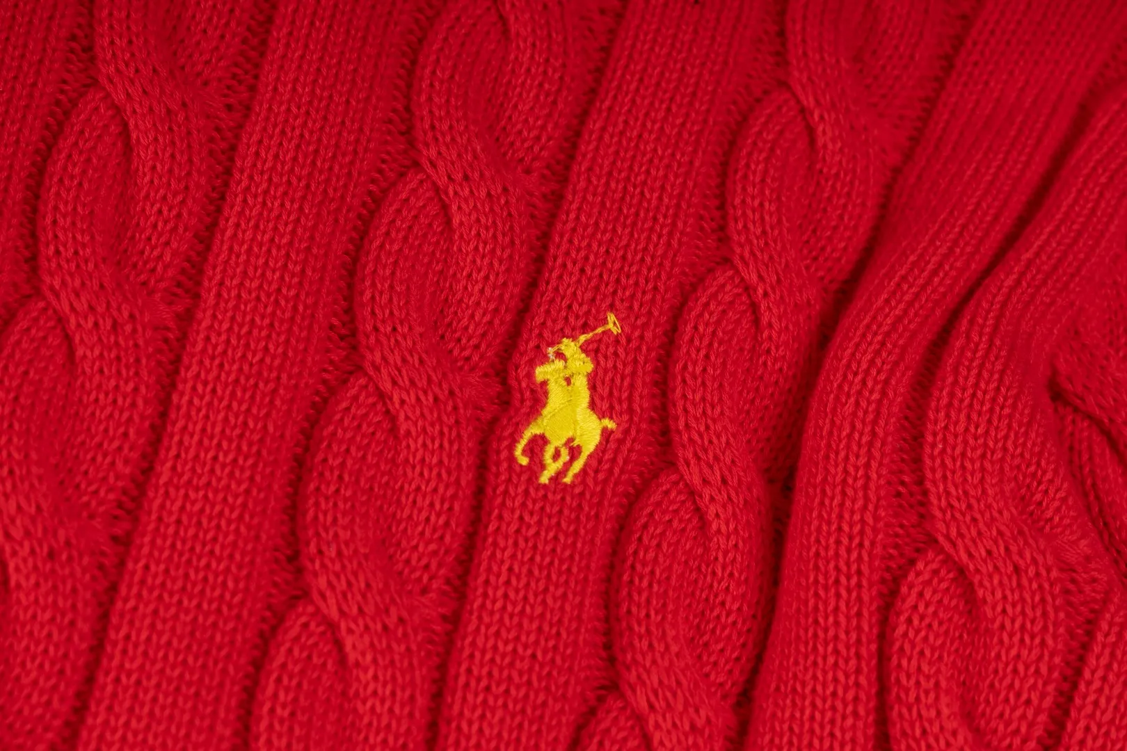 P236 #R92 RALPH LAUREN Ralph Lauren fifteen colors classic small label embroidery logo turtleneck pullover half-zip knitted cable sweater with high-density LOGO embroidery on the chest and original customized tag accessories. Made of pure cotton yarn, pure cotton is skin-friendly and comfortable, small label war horse embroidered twist turtleneck sweater 🐎 high quality, follow the blogger to learn how to wear it! Let’s buy a Ralph Lauren cable sweater. It’s a super hard-to-find series after it became popular. It’s hard to find one on the official website. It’s simple and practical to wear, with a lazy and loose feel. The thickened fabric has more texture, feels soft and delicate, and has a loose fit. Whether worn alone or layered, you can wear different styles of fashion with just one piece!   Size：XS S M L